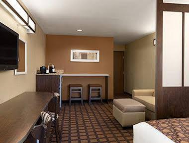 Microtel Inn & Suites By Wyndham Odessa Tx Экстерьер фото